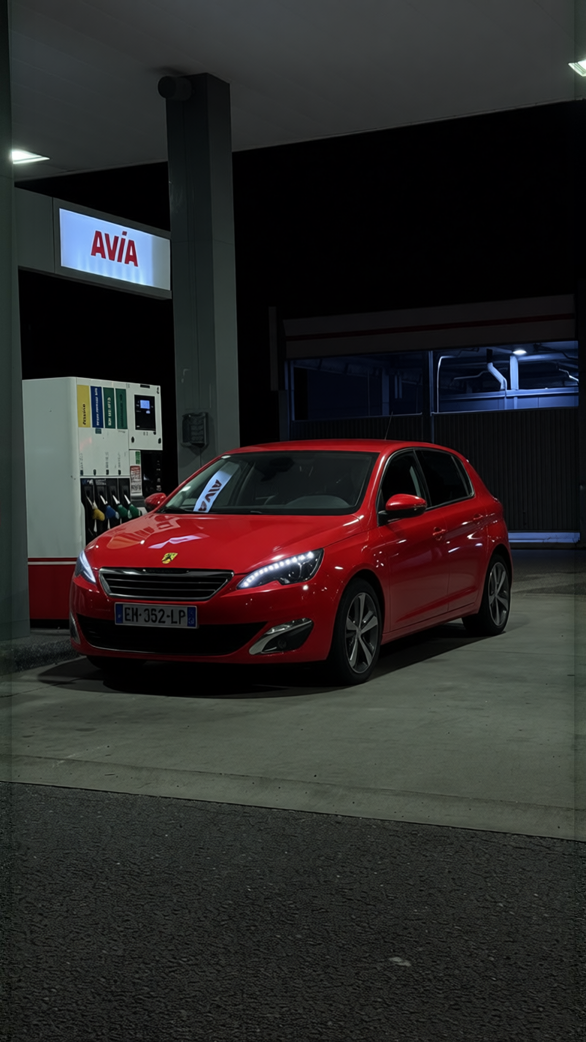 Peugeot 308 en Ferrari Red gloss paint