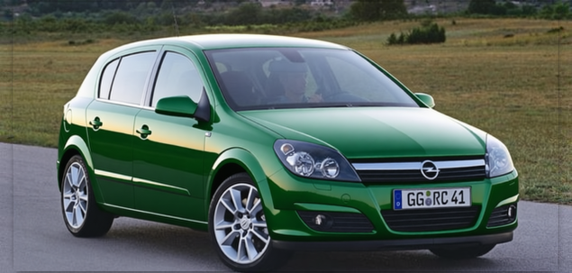 Car rendered in Racing Green gloss paint
