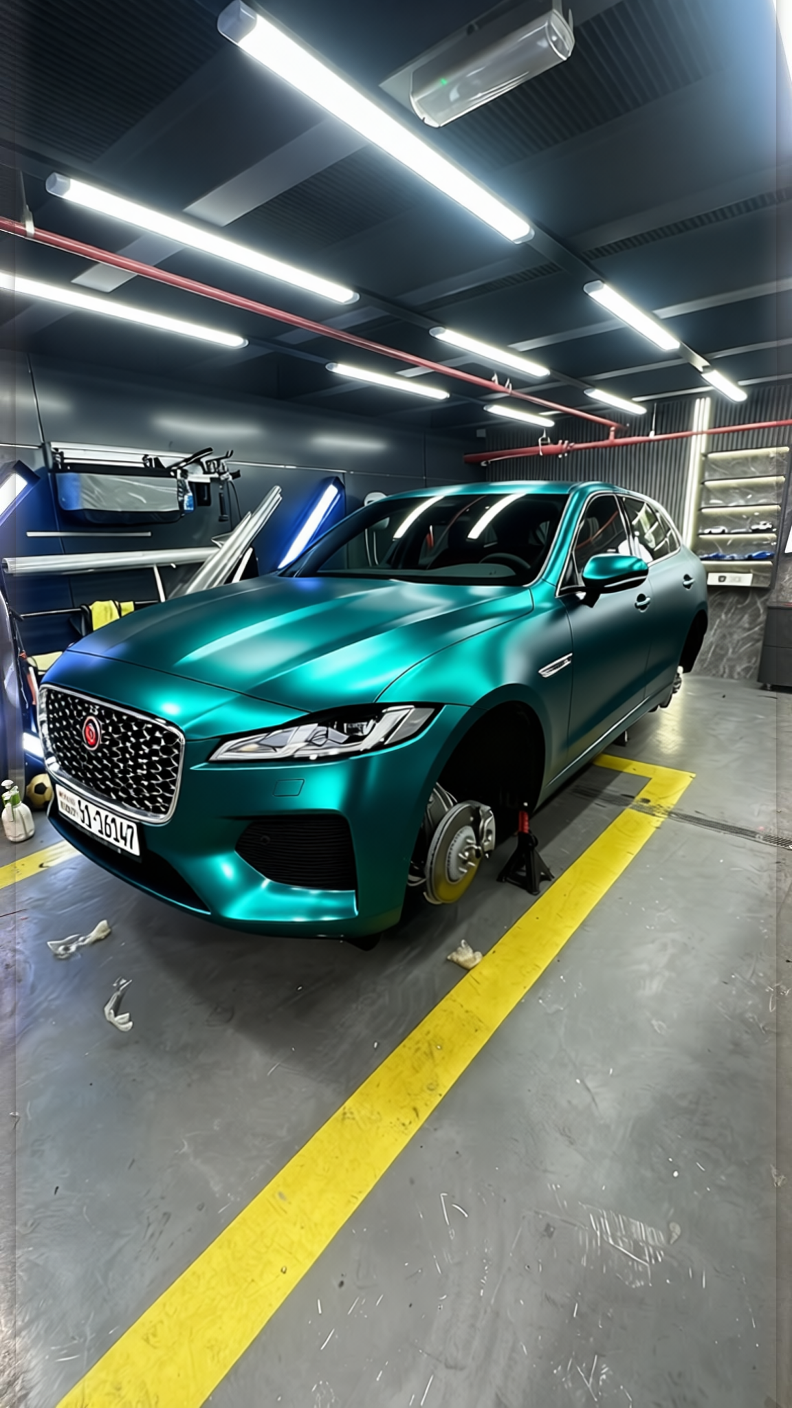 Preview Car 7 rendered in Super Gloss Era Green gloss wrap