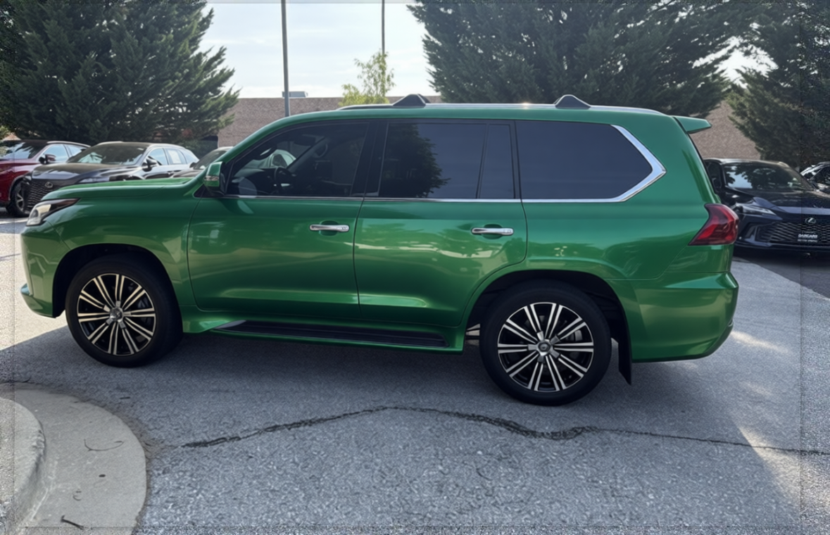 Preview Car 11 rendered in Racing Green satin paint