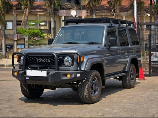 Preview Car 7 rendered in Nardo Grey gloss paint