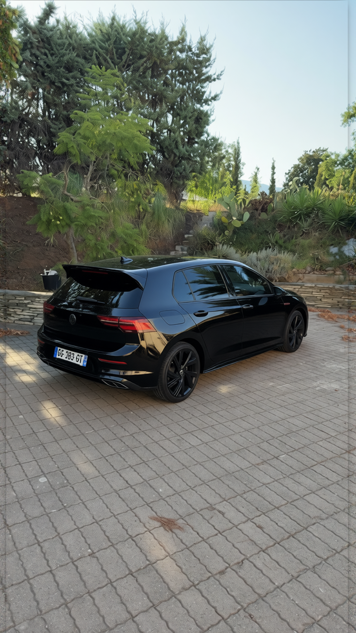 Preview Car 6 rendered in Black gloss paint
