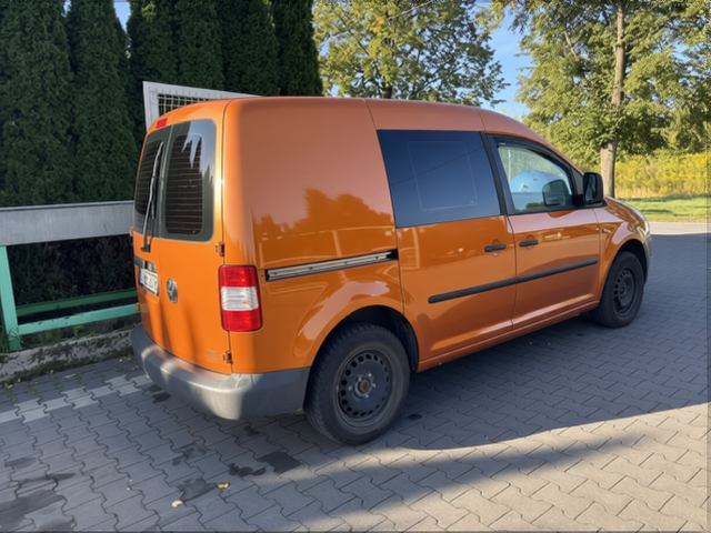 Preview Car 14 rendered in Lava Orange gloss paint