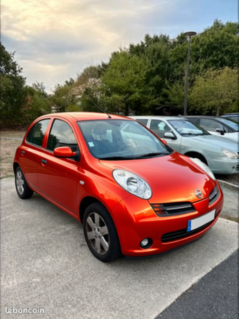 Car rendered in Gloss Dragon Fire Red gloss wrap