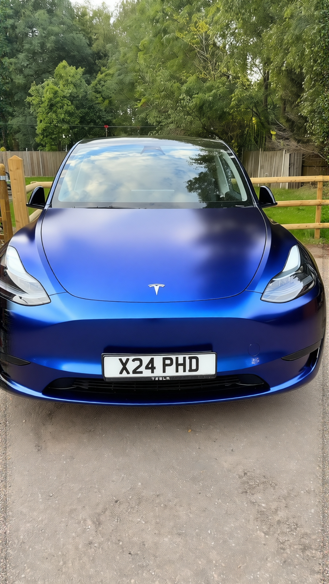 Preview Car 12 rendered in Rasant Blue gloss wrap