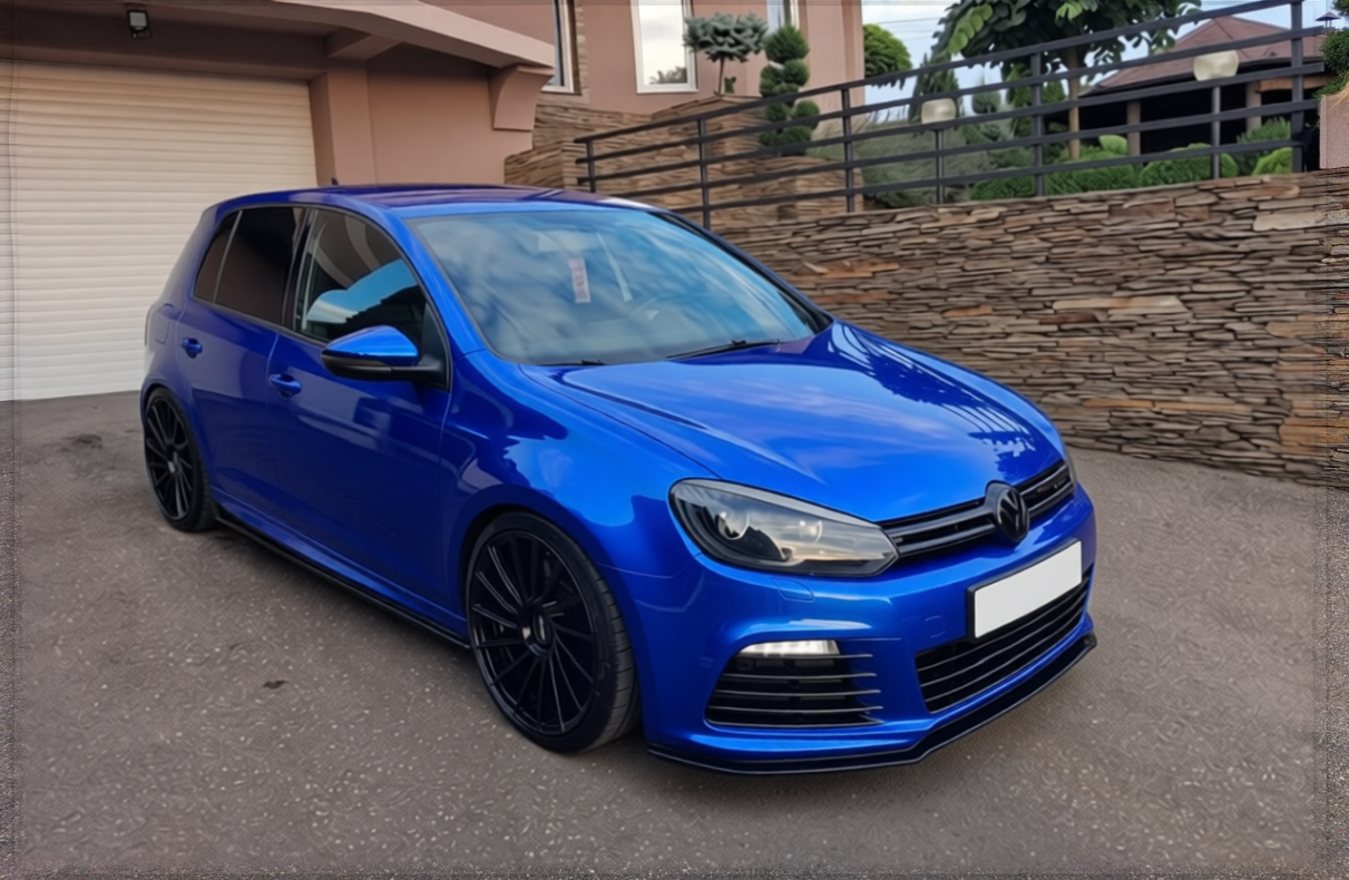 Preview Car 13 rendered in Royal Blue gloss wrap