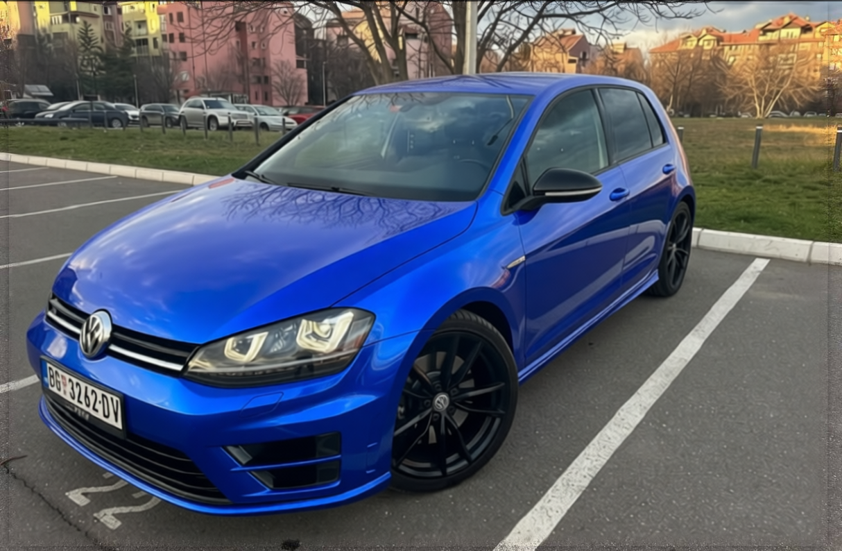 Preview Car 14 rendered in Royal Blue gloss wrap