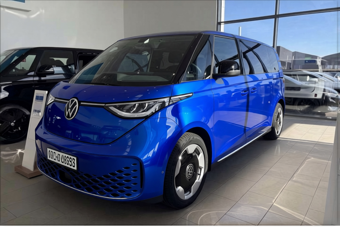 Preview Car 7 rendered in Royal Blue gloss wrap