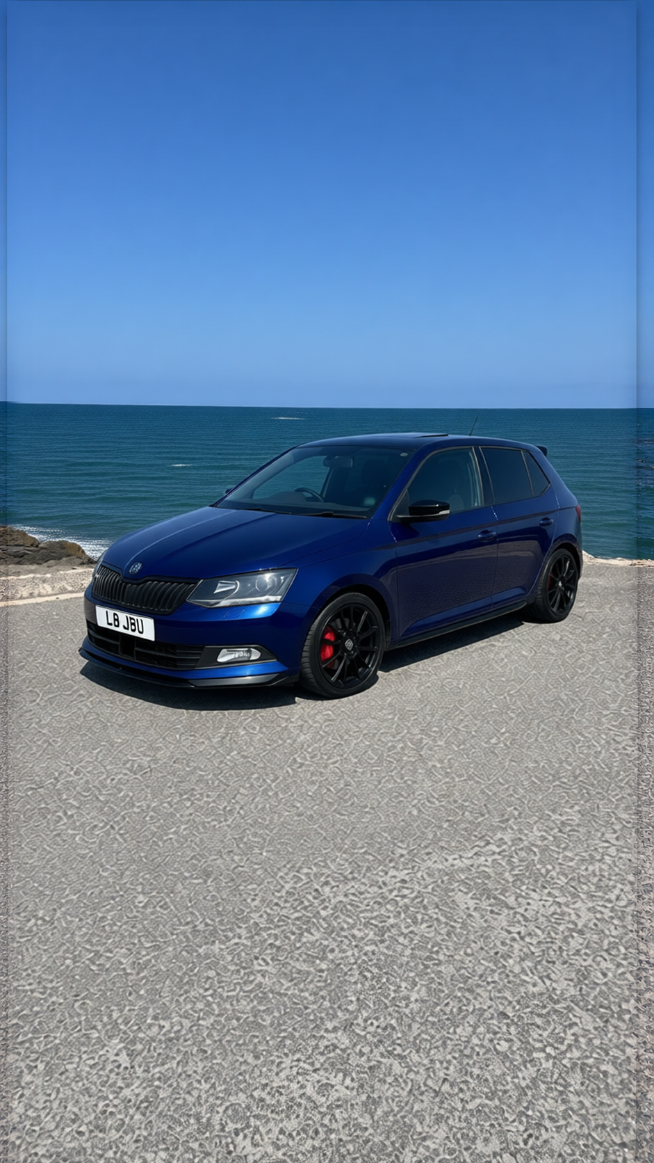 Preview Car 17 rendered in Deep Navy gloss paint