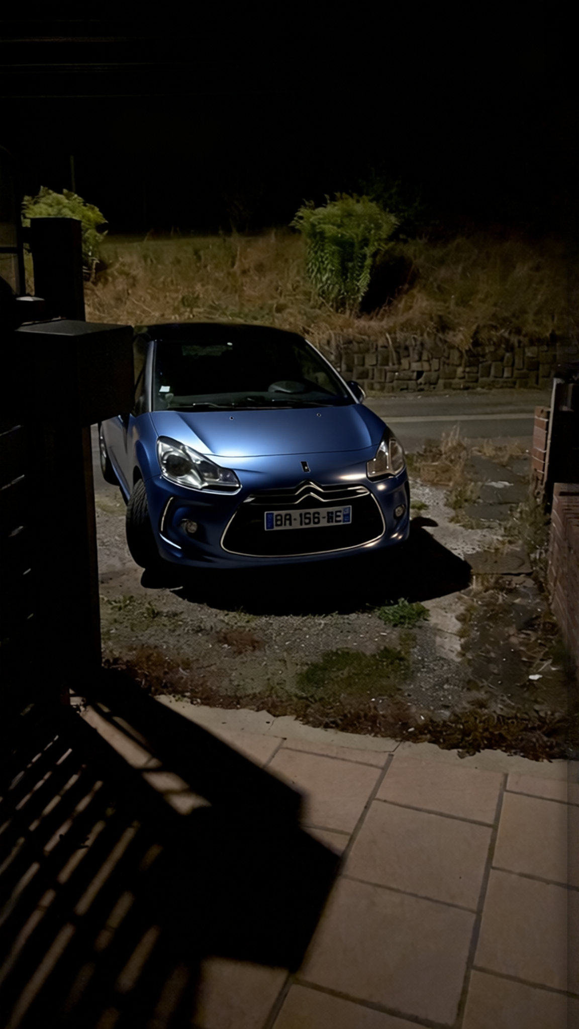 Citroën DS3 en Frozen Satin Metallic Charcoal Blue gloss wrap
